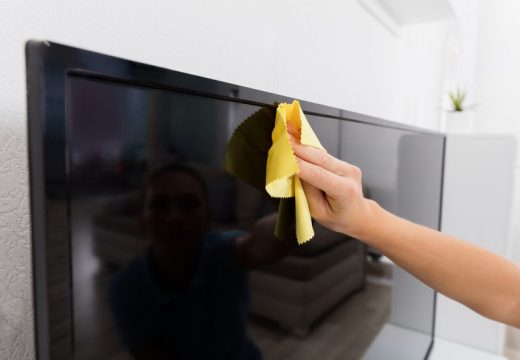 Kako pravilno čistiti ekran TV-a da se ne ošteti?
