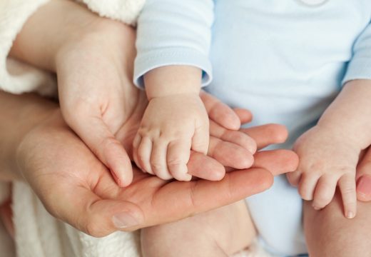 Majkama u Srpskoj neophodna primanja po osnovu broja djece