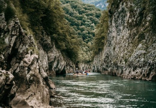 Rafting na rijeci koju nazivaju božanstvom atrakcija u BiH