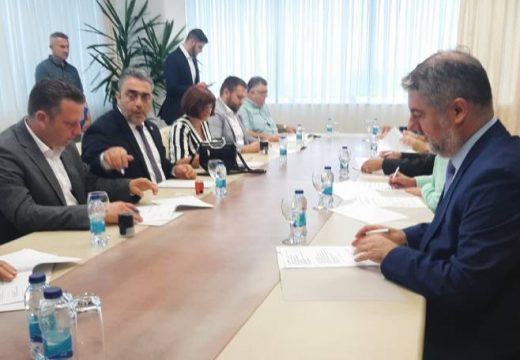 Ministri Srpske potpisali sporazum sa granskim sindikatima o povećanju plata