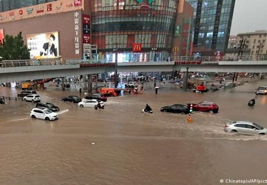 Najobilnije kiše u posljednjih nekoliko decenija u Kini primorale evakuaciju stotina hiljada ljudi
