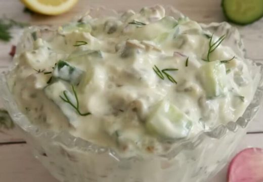 Osvježavajuća salata sa krastavcima:Savršeno kremasta – idealna za vrele dane!