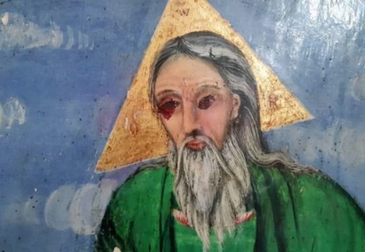 Oskrnavljene ikone iz 19. vijeka,sumnja se na sektu :Oči svetitelja precrtane crvenom bojom u Sabornom hramu Svete Trojice