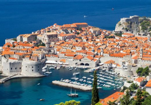 Ugostitelji Dubrovnika u problemu, fali im radnika: ‘Traže 5.000 KM, pa nisu hirurzi’