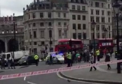 Panika u Engleskoj , zatvoren centar Londona ,evakuisan Trafalgar skver dok se proslavlja Platinasti jubilej kraljice, kordoni policije na terenu