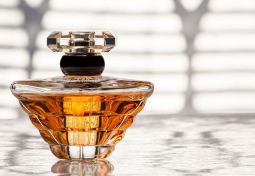 Kako da parfem duže traje tokom ljeta? Isprobajte trik koji možete da primjenjujete svakodnevno