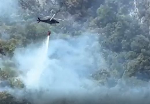 Helikopterski servis Srpske nastavlja gašenje požara u Nacionalnom parku Sutjeska