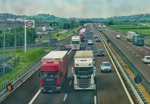 Zašto nema ćirilice na auto-putu Bar-Boljare?