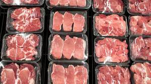 Ograničenje uvoza mesa: Pomoć stočarima ili rizik za potrošače?