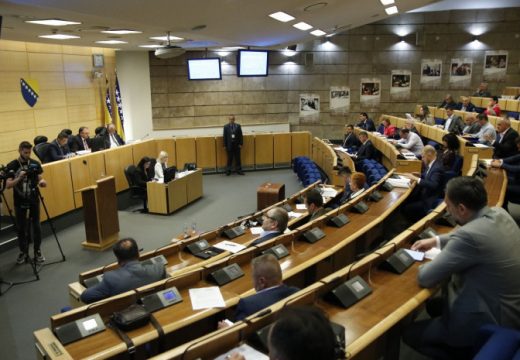 Ovo je pet najplaćenijih parlamentaraca u BiH: Evo koliko iznose njihove plate