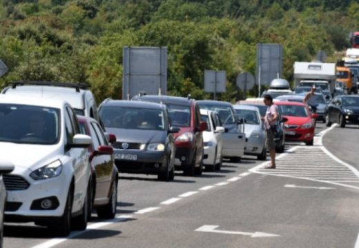 Iz AMS RS-a upozoravaju vozače: Pravite češće pauze