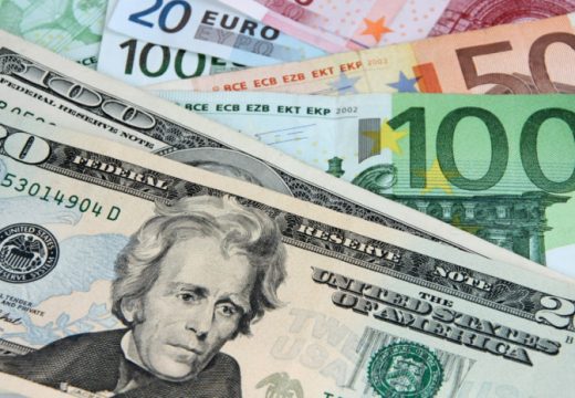 Dolar snažno porastao, euro skliznuo na najniži nivo od polovine maja