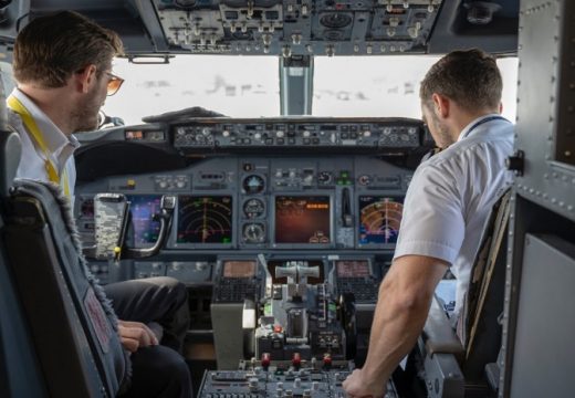 Piloti se pobili tokom leta: Odmah ih aviokompanija suspendovala