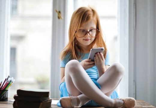 Kako da pomognete svom djetetu da bude bezbjednije na internetu?