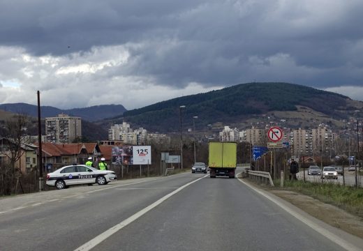 Kolovozi vlažni, magla smanjuje vidljivost: Vozačima se savjetuje oprezna vožnja