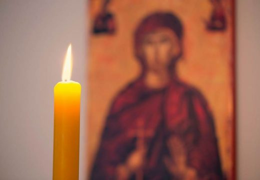 Vjerovanja i običaji: Šta uraditi sa svijećom poslije slave?