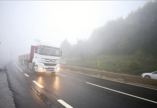 Povećana opasnost od odrona zemlje i kamenja na kolovoz