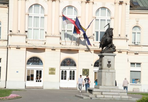 Izbornu kampanju voditi dostojanstveno