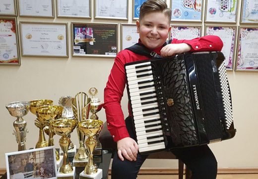 Dvanaestogodišnji Đorđe Perić iz Bijeljine među pet najboljih harmonikaša na svijetu