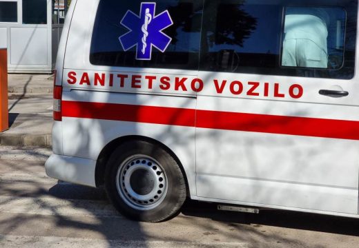 Životno ugrožen maloljetnik povrijeđen u udesu u Prijedoru