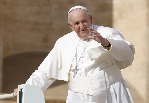 Papa Franjo upozorio: Čak i časne sestre gledaju pornografiju, ona je zlo