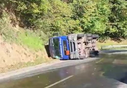 Prevrnula se cisterna sa 25 tona sumporne kiseline