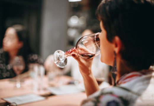 Francuzi manje piju vino i traže alternativu bez alkohola