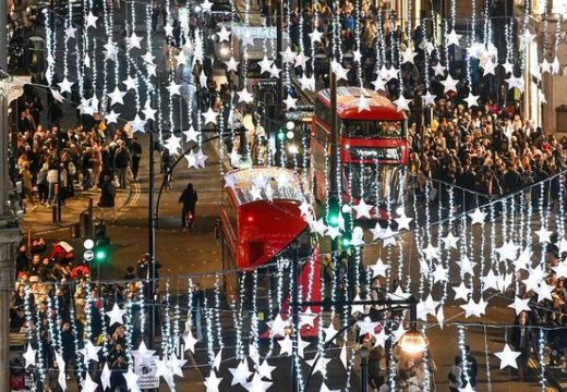 Praznično raspoloženje već stiglo na ulice Londona, grad izgleda čarobno