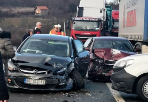 Detalji stravične nesreće kod Užica: Vatrogasci sekli vozila da dođu do putnika