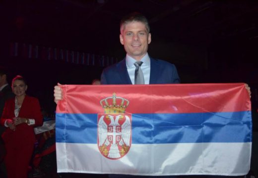 Arno Gujon u Banjaluci poklonio srpske zastave navijačima “orlova”