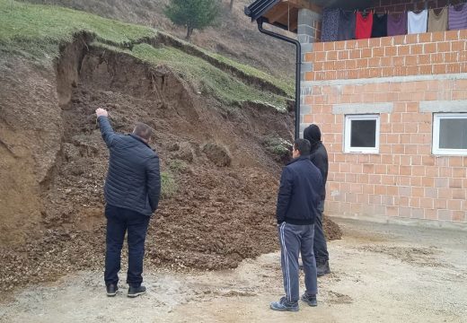 Klizišta prijete da zatrpaju kuće, porodice strahuju od najcrnjeg