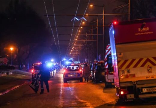 U Francuskoj desetoro mrtvih, među njima petoro djece