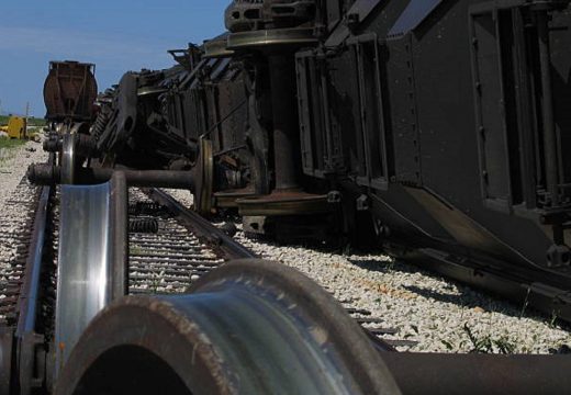 Teretni voz sa fosfornom kiselinom ispao iz šina u Srbiji