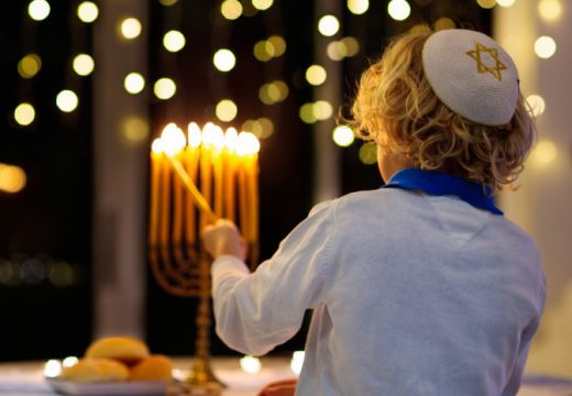 Jevreji večeras počinju slaviti Hanuku