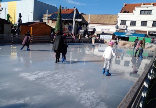 Otvoreno klizalište na Gradskom trgu