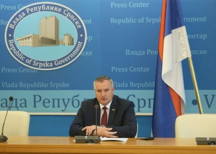 Višković poslao dopis ministarstvima, javnim institucijama i preduzećima: Otkaz onima koji ne dolaze na posao