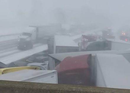 Snježna oluja do sad odnijela 12 života, oko 1,5 miliona ljudi bez struje (Video)