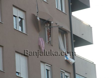 Poznat uzrok eksplozije u zgradi na Starčevici (Foto)