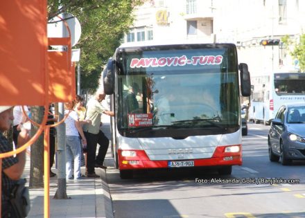 Novi trend u Banjaluci: Naprave mjesečnu kartu u fotošopu i varaju vozače