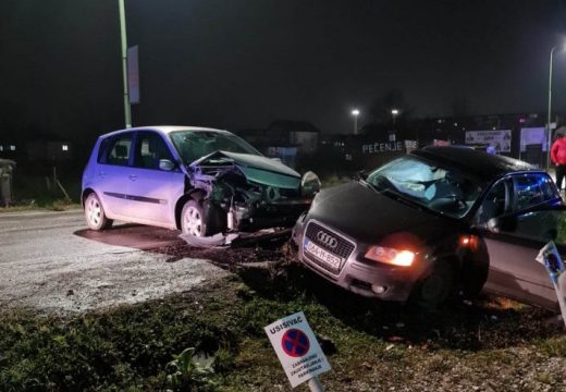 Težak sudar tri automobila u Živinicama: Jedno vozilo završilo van ceste, ima povrijeđenih