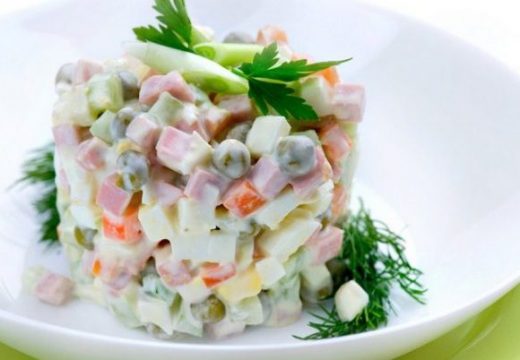 Evo koliko dugo ruska salata može da stoji u frižideru