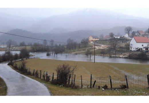 Ponori i pećina Lukovice odsjekli od ostatka svijeta: I na Jovanjdan bi mogli u čamcima FOTO/VIDEO