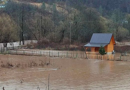 Stabilna situacija u poplavljenim područjima