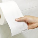 Kako se ispravno postavlja toalet papir?