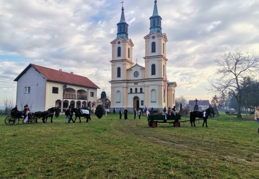 Narodni običaji koji se vijekovima čuvaju i njeguju  (FOTO)