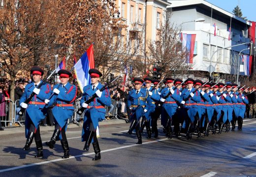 U svečanom defileu povodom Dana Republike 2.500 učesnika