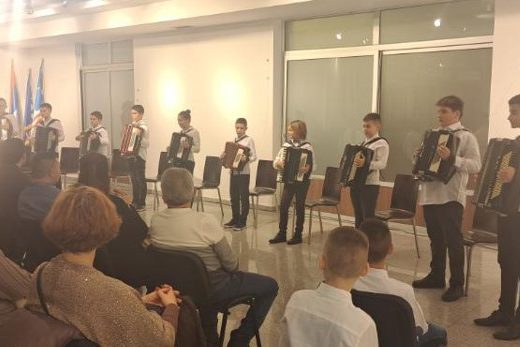 Mladi virtuoz na harmonici Đorđe Perić oduševio publiku