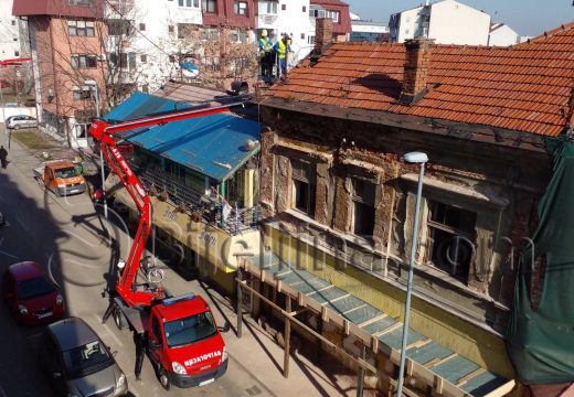 Danas su i vatrogasci priskočili u pomoć (Foto)