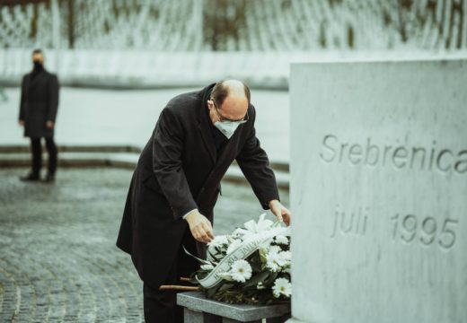 Šmit nametnuo odluku o Memorijalnom centru u Srebrenici