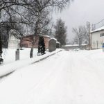 Otežan saobraćaj: Snijeg zameo Han Pijesak, sva mehanizacija na terenu